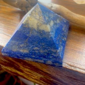 Lapis lazuli pyramid